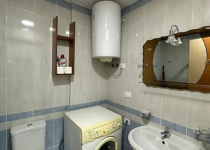 Apartment I&s 3 *