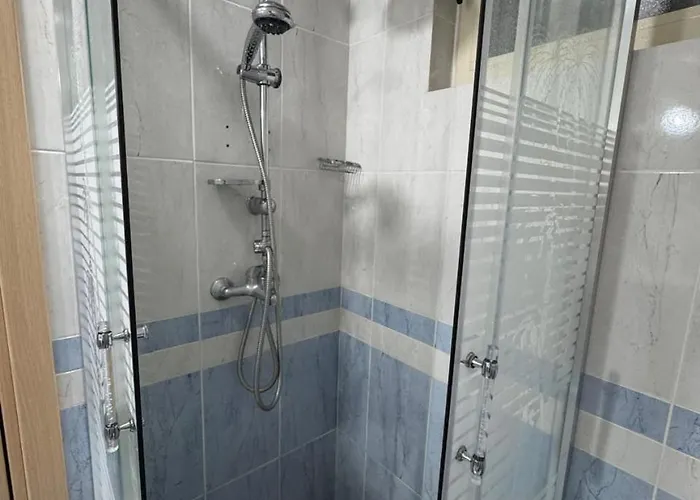 Apartment I&s 3 *